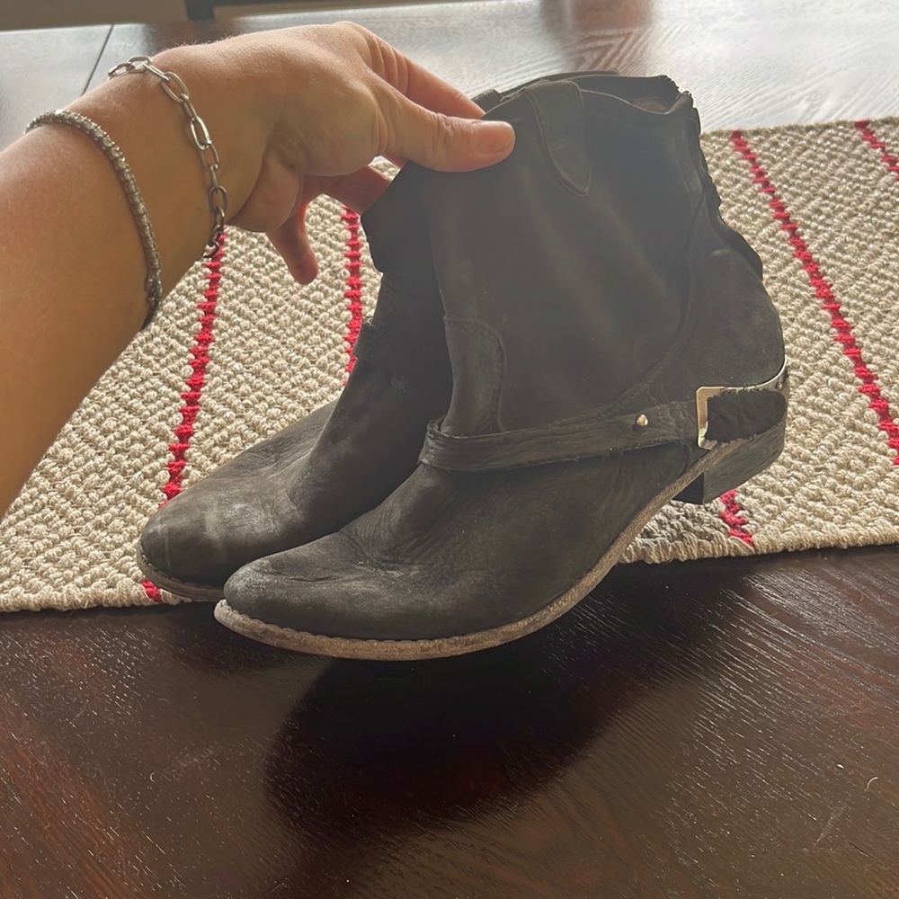Steven by Steve Madden, size 9.5 black booties
